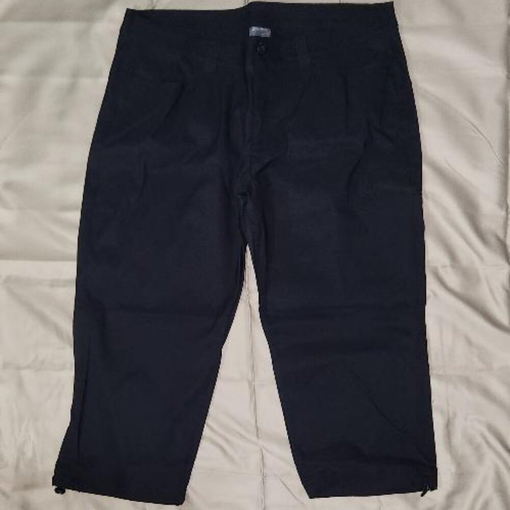Eddie Bauer women's Capri's black 16